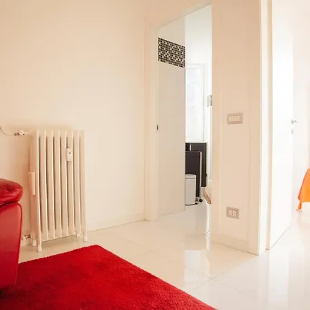 Lambrate Elegant Bright Apartment *