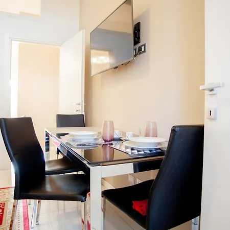 Lambrate Elegant Bright Apartamento Milão